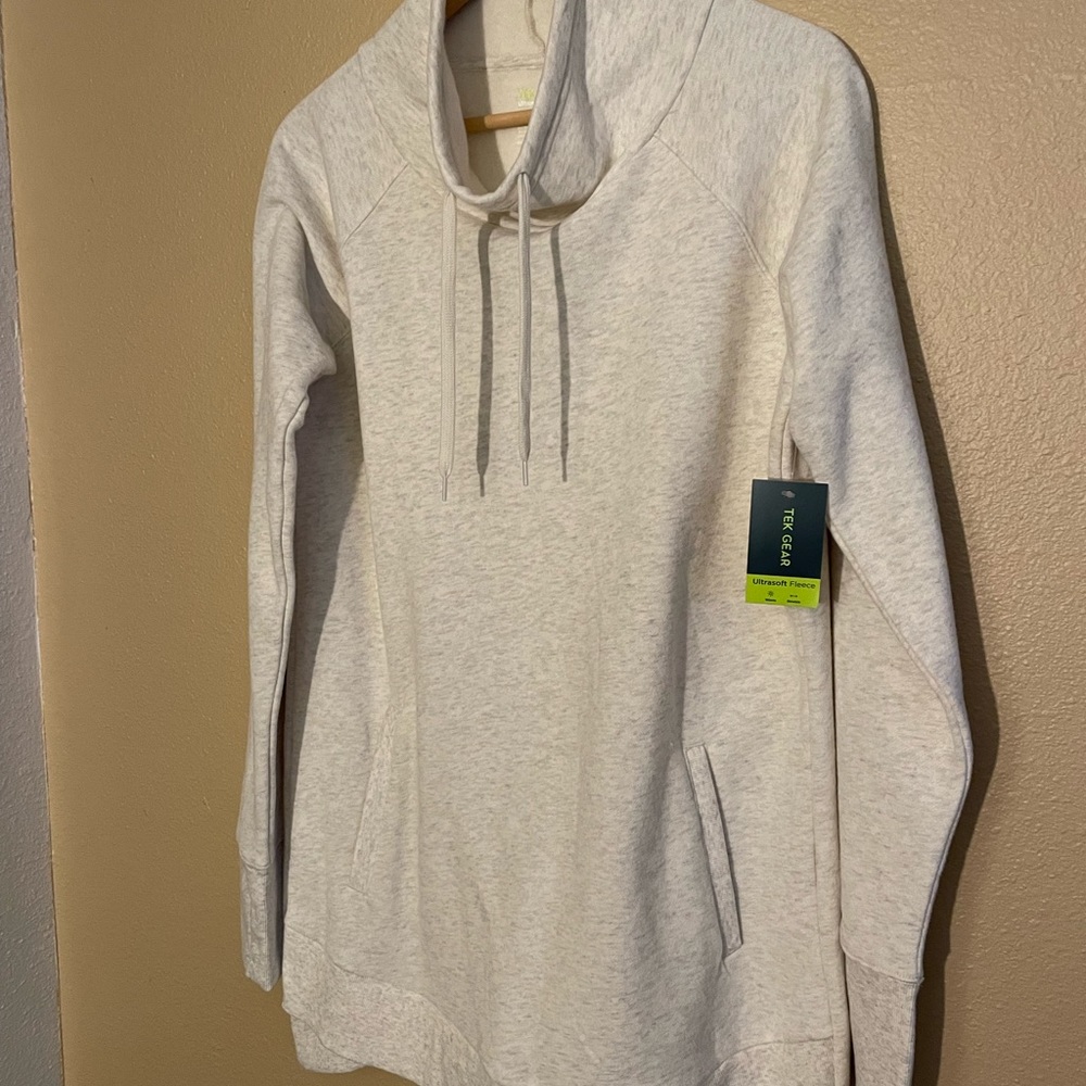 Ultra soft fleece tech gear. Off-white nice cozy sweatshirt.
